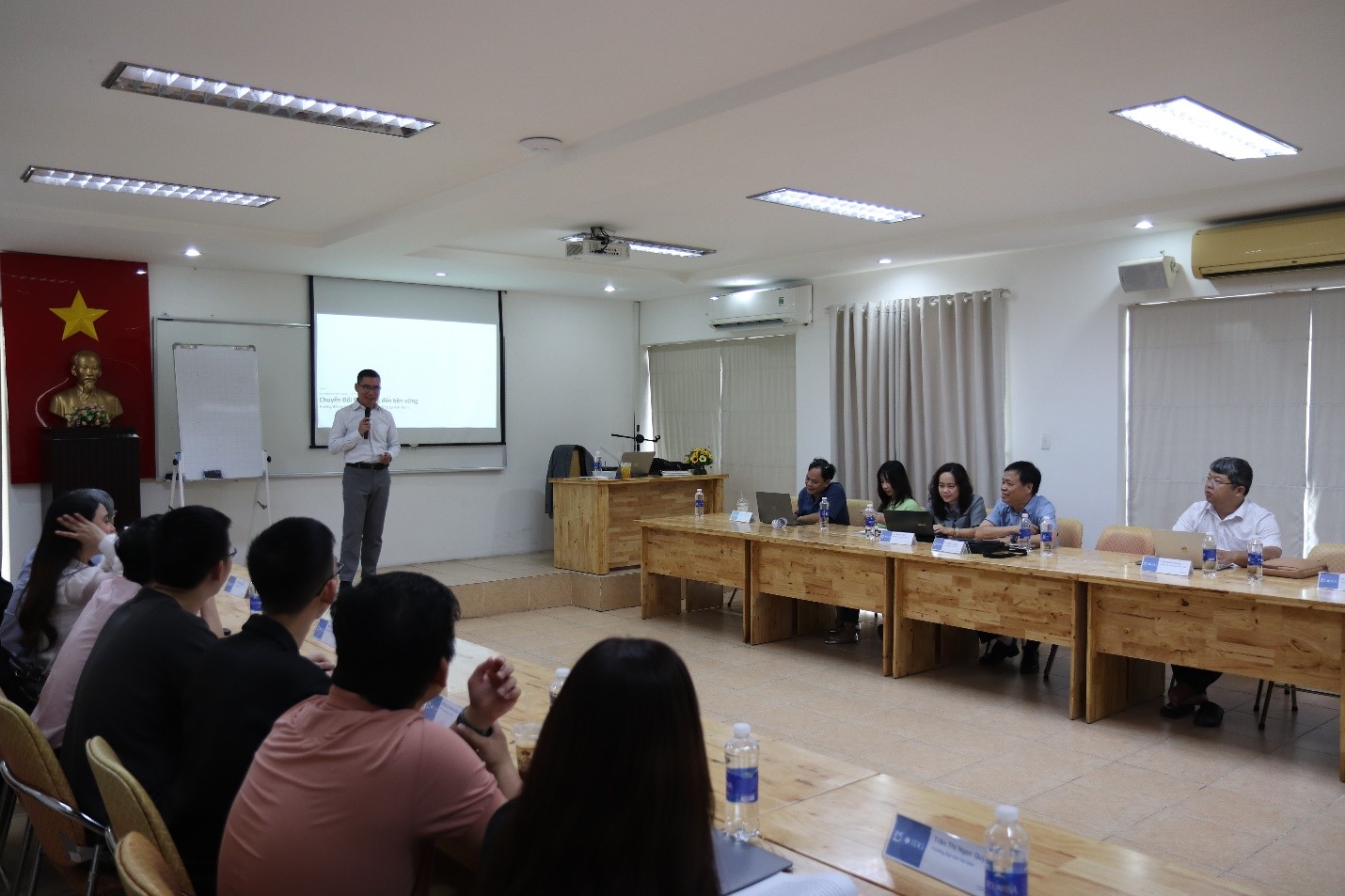 Buổi học cuối cùng khóa học Lãnh đạo Chuyển đổi số