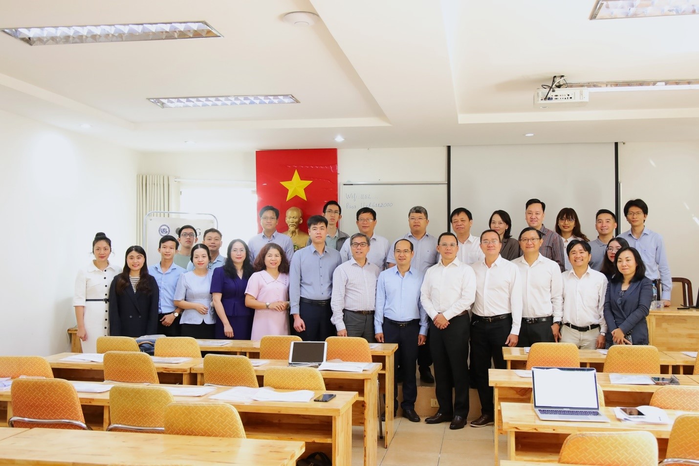 Buổi học đầu tiên khóa học Lãnh đạo Chuyển đổi số